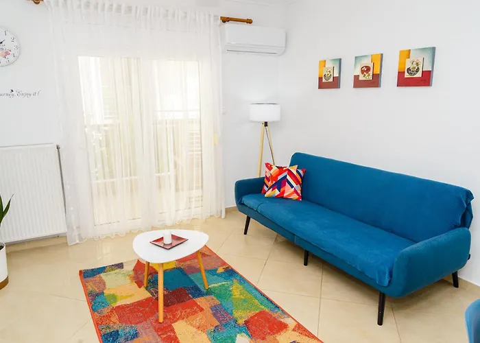 Whitehome Apartment