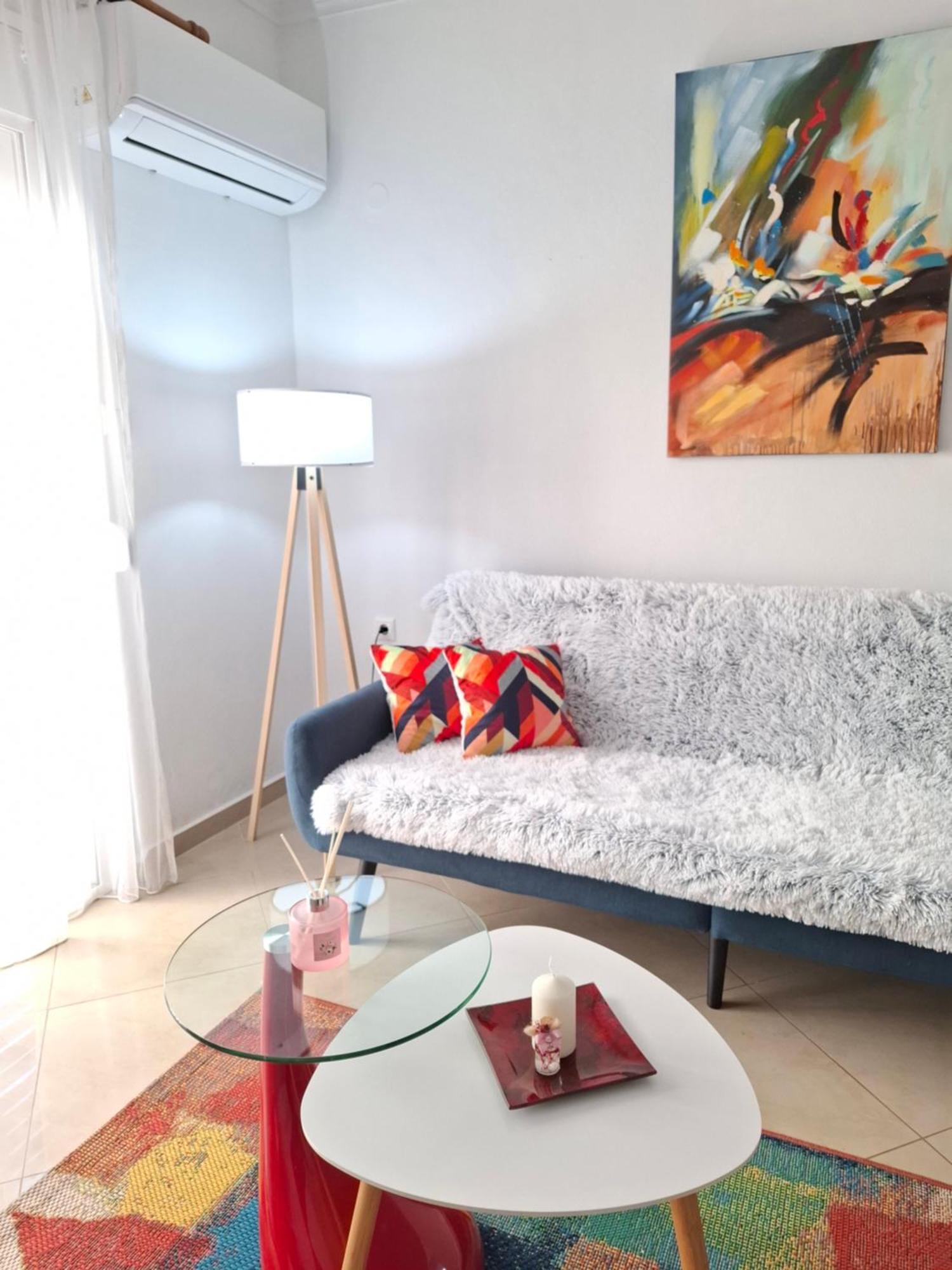 Whitehome Apartment